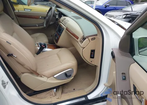 2007 Mercedes-Benz R 350 4Matic z USA, uszkodzony, nr VIN 4JGCB65E07A053053